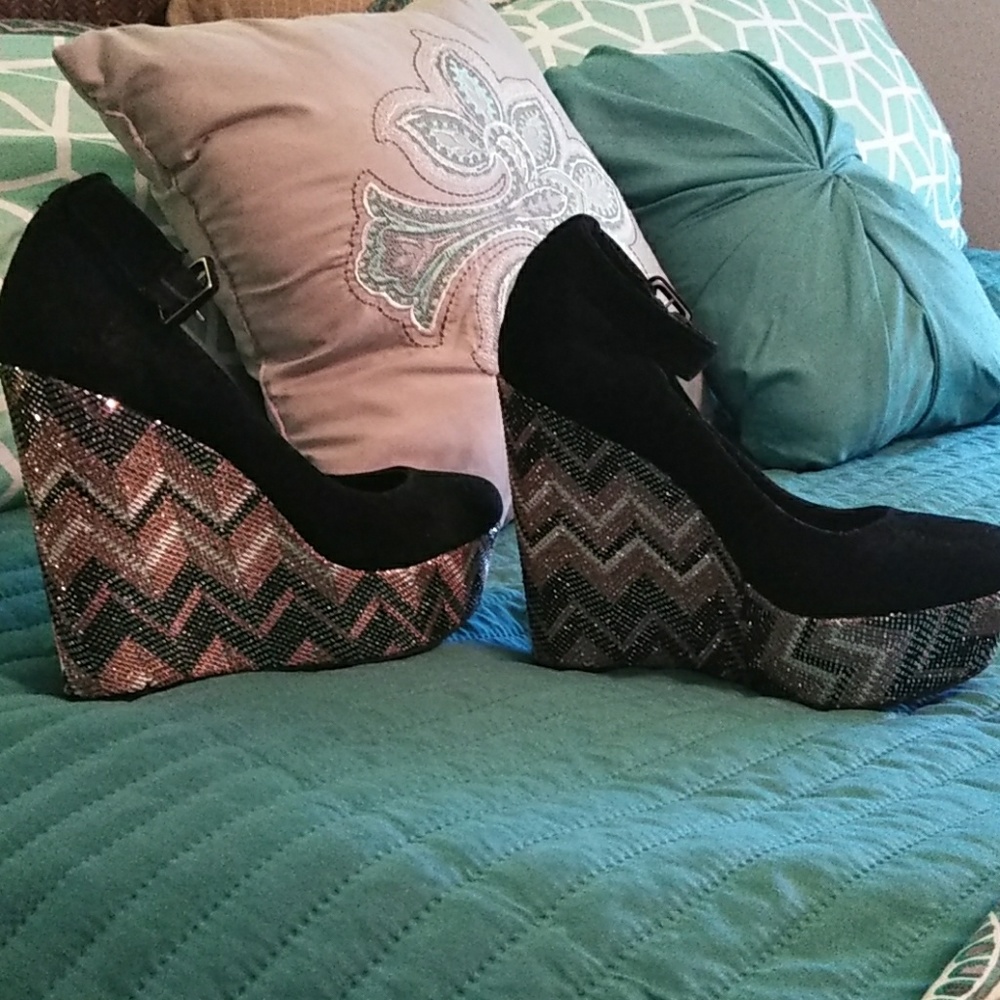 Jessica Simpson wedges